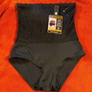 High Waisted INSTANT Shaping brief